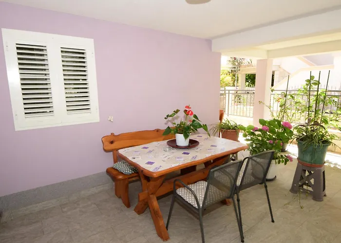Apartments Jakov