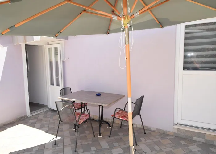 Apartments Jakov