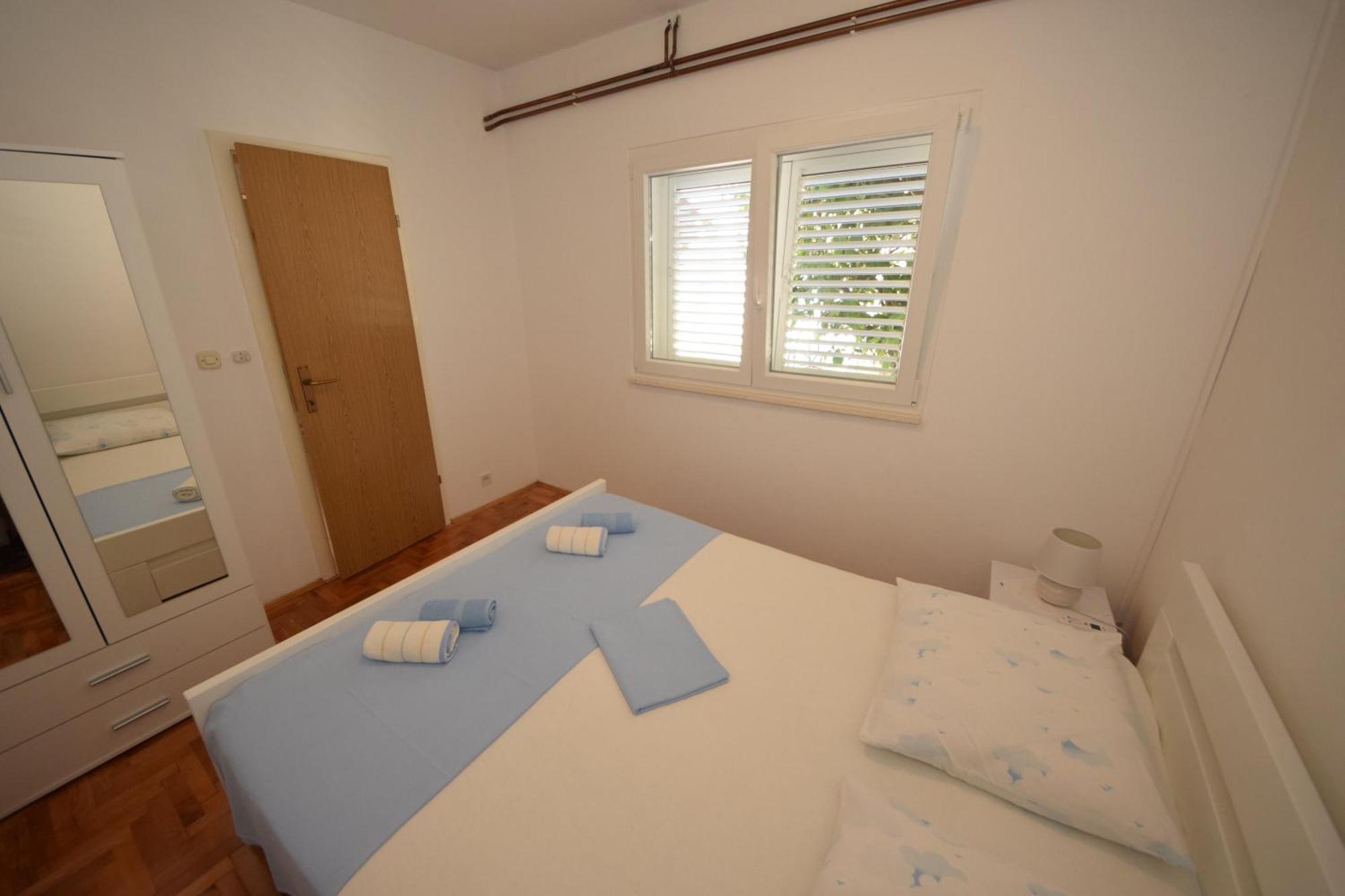 Apartment Jakov *